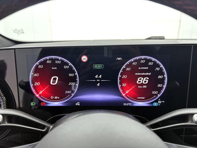 Mercedes-Benz CLA-KLASSE 200 AMG Nightpakket 58 kWh | Panoramadak | Alarm | Sfeerverlichting | Keyless Go | CarPlay | Stoelverwarming | Parkeerpakket met Camera | Sfeerverlichting | Stoelverwarming | Sportstoelen | Adaptieve cruisecontrol |