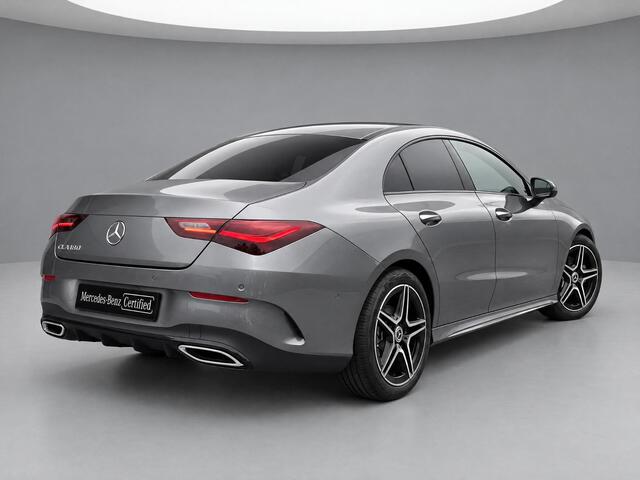Mercedes-Benz CLA-KLASSE 180 Star Edition AMG | Night Pakket | Panoramadak | DISTRONIC Afstandsassistent | Dodehoekassistent | MULTIBEAM LED Koplampen | Sfeerverlichting | Stoelverwarming | Apple CarPlay | Android Auto | Sierdelen Aluminium | Elektrisch Inklapbare Buitenspiegels | Achteruitrijcamera | Parkeersensoren