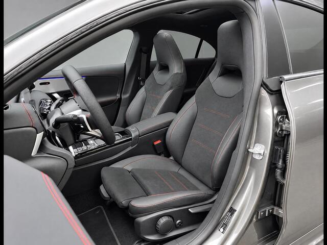 Mercedes-Benz CLA-KLASSE 180 Star Edition AMG | Night Pakket | Panoramadak | DISTRONIC Afstandsassistent | Dodehoekassistent | MULTIBEAM LED Koplampen | Sfeerverlichting | Stoelverwarming | Apple CarPlay | Android Auto | Sierdelen Aluminium | Elektrisch Inklapbare Buitenspiegels | Achteruitrijcamera | Parkeersensoren