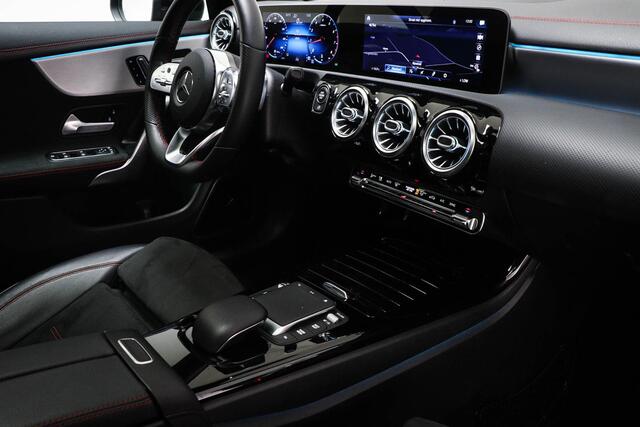 Mercedes-Benz CLA-KLASSE 200 Premium Plus | PANORAMADAK | HEAD UP | BURMESTER | DAB | APPLE | 360 CAMERA | 19"