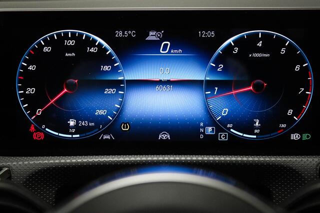 Mercedes-Benz CLA-KLASSE 200 Premium Plus | PANORAMADAK | HEAD UP | BURMESTER | DAB | APPLE | 360 CAMERA | 19"