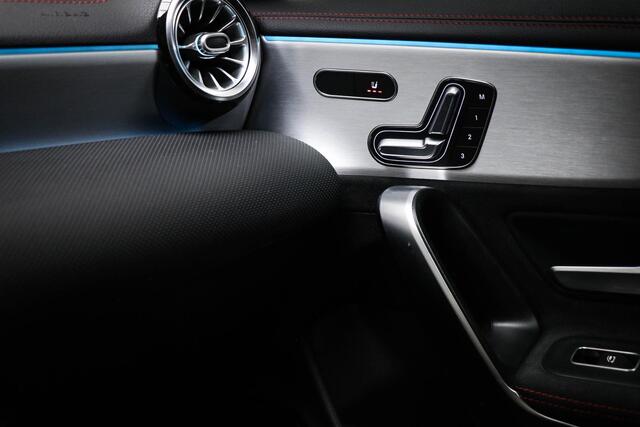 Mercedes-Benz CLA-KLASSE 200 Premium Plus | PANORAMADAK | HEAD UP | BURMESTER | DAB | APPLE | 360 CAMERA | 19"