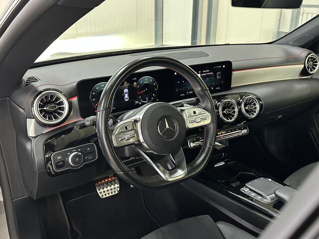 Mercedes-Benz CLA-KLASSE 200 AMG Line | Pano | El. stoelen | LED |