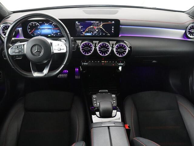 Mercedes-Benz CLA-KLASSE 250 e Business Solution AMG Limited | SOH 91.0% | Trekhaak | Leder/alcantara | Stoelverwarming | Sfeerverlichting | Camera | Park assist | Full LED |