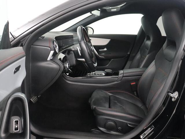 Mercedes-Benz CLA-KLASSE 250 e Business Solution AMG Limited | SOH 91.0% | Trekhaak | Leder/alcantara | Stoelverwarming | Sfeerverlichting | Camera | Park assist | Full LED |