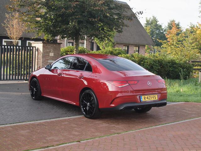 Mercedes-Benz CLA-KLASSE 250 e AMG Line | Black Optic | Camera | Sfeerverlichting | Sportstoelen | 19 Inch | NL-Auto | – foto 8