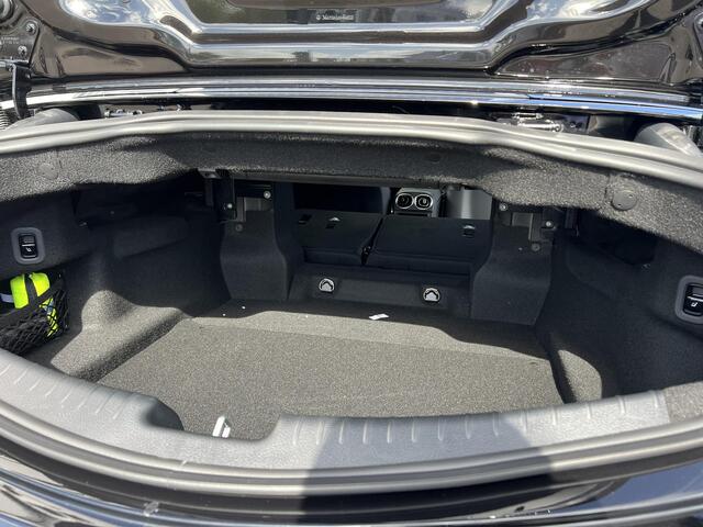 Mercedes-Benz CLE Cabriolet 180 AMG Line | Leder Zwart | Premium Pakket | Night Pakket | 360° Camera | DISTRONIC Afstandsassistent | Dodehoekassistent | Elektrisch Verstelbare Stoelen + Memory | Apple CarPlay | Android Auto | Sfeerverlichting | Stoelverwarming