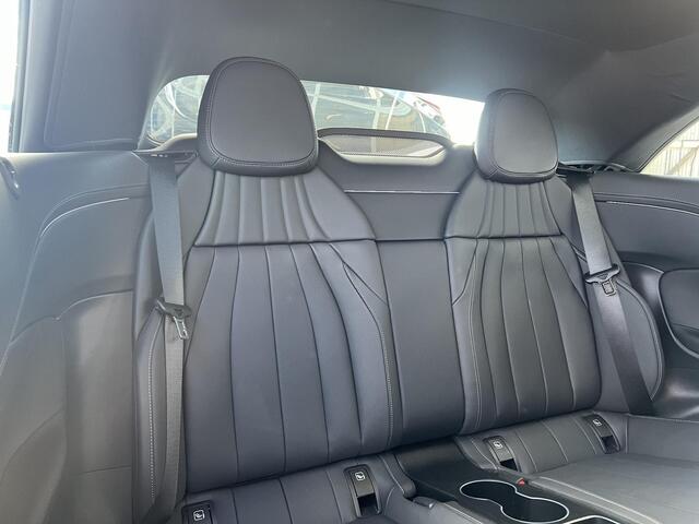 Mercedes-Benz CLE Cabriolet 180 AMG Line | Leder Zwart | Premium Pakket | Night Pakket | 360° Camera | DISTRONIC Afstandsassistent | Dodehoekassistent | Elektrisch Verstelbare Stoelen + Memory | Apple CarPlay | Android Auto | Sfeerverlichting | Stoelverwarming