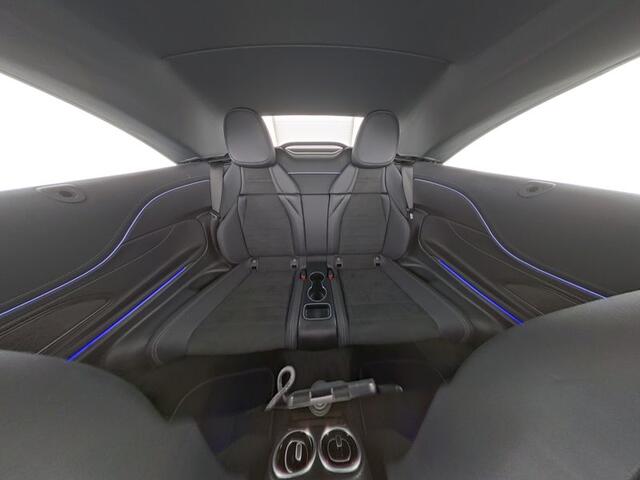 Mercedes-Benz CLE Cabriolet 200 AMG Line Trekhaak | AMG Line Night Pakket | Memory Voorstoelen | Aircap | Airscarf | Stoel en Stuur verwarming. Inclusief 24 maanden MB Certified garantie voor Europa.