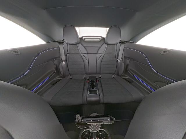 Mercedes-Benz CLE Cabriolet 180 AMG Line AMG Line | Ledkoplampen | Memory pakket voorstoelen | (19 inch) multispaaks lichtmetalen AMG velgen. Inclusief 24 maanden Mercedes-Benz Certified garantie voor Europa.