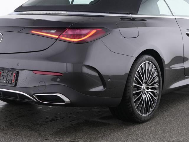 Mercedes-Benz CLE Cabriolet 180 AMG Line AMG Line | Ledkoplampen | Memory pakket voorstoelen | (19 inch) multispaaks lichtmetalen AMG velgen. Inclusief 24 maanden Mercedes-Benz Certified garantie voor Europa.