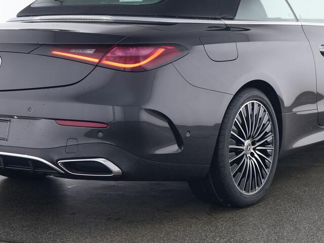 Mercedes-Benz CLE Cabriolet 180 AMG Line | Airscarf | Aircap | Memory| Keyless Go | Stuur en Stoelverwarming | Parkeerpakket | Inclusief 24 maanden Mercedes-Benz Certified garantie voor Europa.