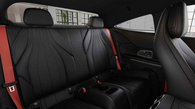 Mercedes-Benz CLE Coupé 200 AMG Line | Premium Pakket | Night | Digital Light | Burmester 3D | Standkachel | 20" lichtmetalen velgen | Stoelkoeling en massage | Memory | Keyless |