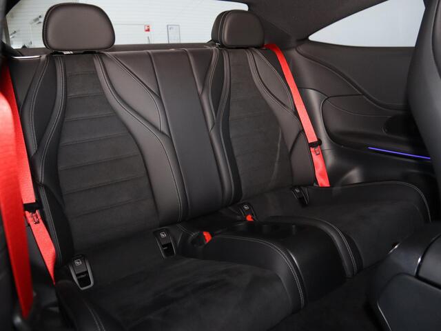 Mercedes-Benz CLE Coupé 200 AMG Line | Night | Panoramadak | Memory stoelen | Sfeerverlichting | Parkeercamera | Stoelverwarming |