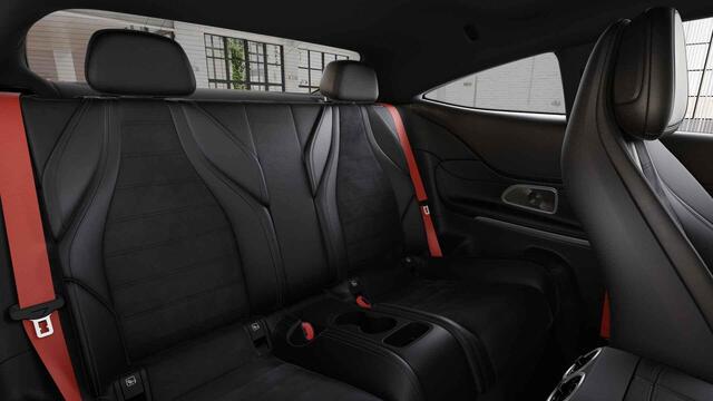 Mercedes-Benz CLE Coupé 300 e AMG Line | Premium plus | Night pakket | Winter pakket | Spoiler |