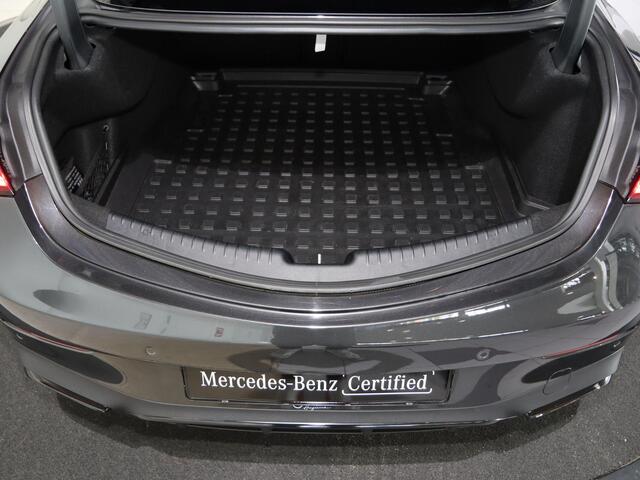 Mercedes-Benz CLE Coupé 200 AMG Line | Digital Light | Panoramadak | 20" lichtmetalen velgen | Memory | 360 graden camera |