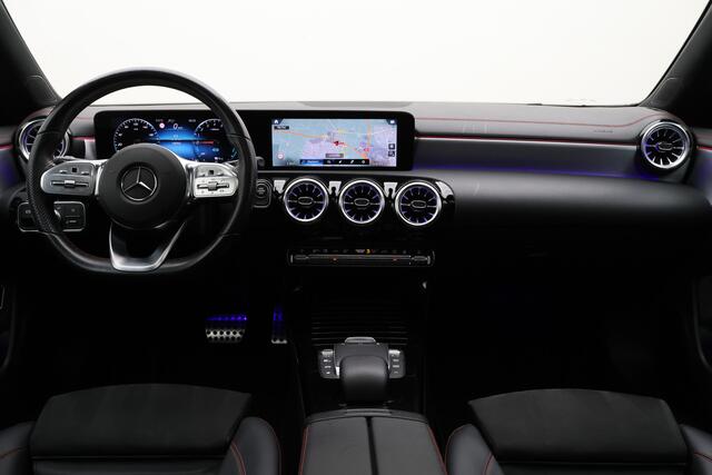 Mercedes-Benz Cla Shooting Brake 250 e Premium Plus AMG Panoramadak, ACC, Camera, Sfeerverlichting, Trekhaak, Widescreen, 18"
