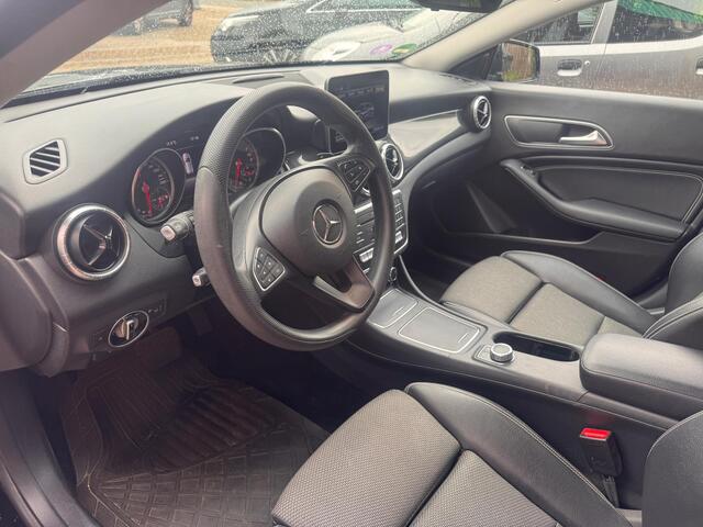 Mercedes-Benz Cla Shooting Brake 180 Prestige limited edition
