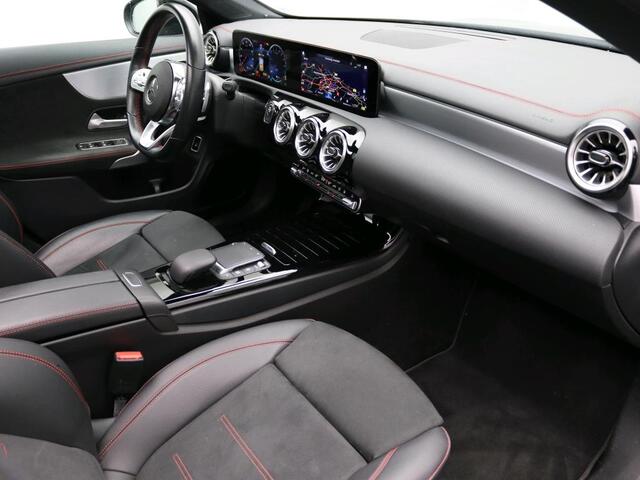 Mercedes-Benz Cla Shooting Brake 250 e Business Solution AMG Limited AMG Line | Night Pakket | Panorama Schuif-Kanteldak | Trekhaak | Sfeerverlichting | Stoelverwarming. Inclusief 24 maanden Mercedes-Benz Certified garantie voor Europa.