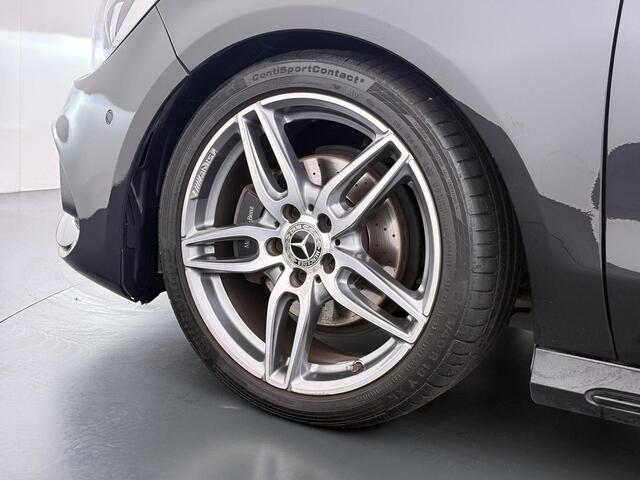 Mercedes-Benz Cla Shooting Brake 180 AMG Line | Camera | Navigatie | Stoelverwarming |