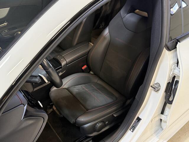 Mercedes-Benz Cla Shooting Brake 200 Business Solution AMG | Sfeerverlichting | Multibeam | Panoramadak