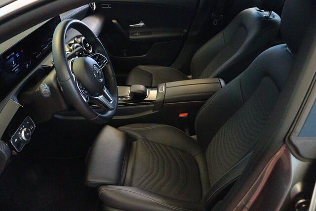 Mercedes-Benz Cla Shooting Brake 180 Business Line | NAVI | CAMERA + PDC | STOELVERW | WIDE-SCREEN | ELEKTR KLEP |