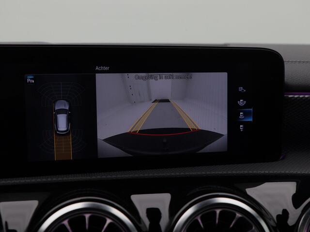 Mercedes-Benz Cla Shooting Brake 180 136 PK Business Solution Luxury | Trekhaak | Panoramadak | Climatronic | Stoel Verwarming | Navigatie | Camera | 17 Inch