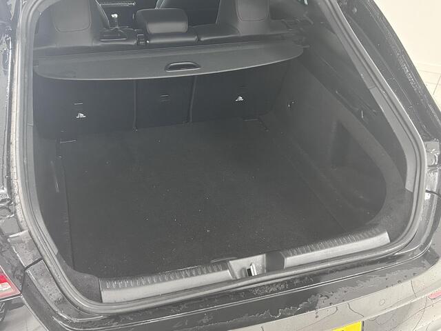 Mercedes-Benz Cla Shooting Brake 180 Advantage AMG | PANORAMADAK | NAVIGATIE | ACHTERUITRIJCAMERA | PARKEERSENSOREN