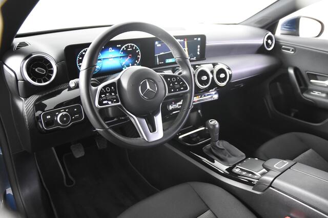 Mercedes-Benz Cla Shooting Brake 180 Business Solution *1ste Eigenaar*Navigatie*Stoelverwarming*Camera*