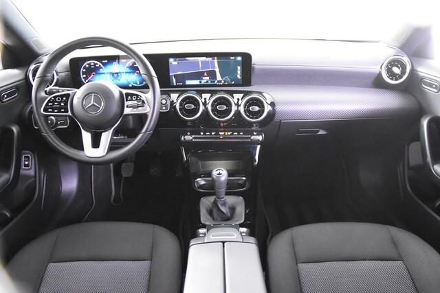 Mercedes-Benz Cla Shooting Brake 180 Business Solution *1ste Eigenaar*Navigatie*Stoelverwarming*Camera*