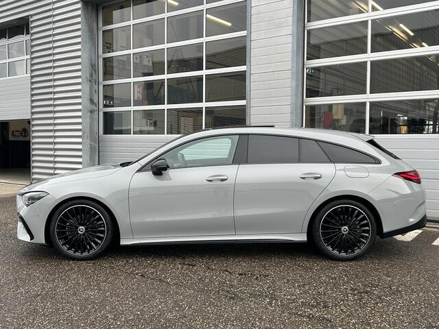 Mercedes-Benz Cla Shooting Brake 180 Business Solution AMG | AMG Plus Pakket | Night Pakket | Panoramadak | Burmester 3D Surround | 360° Camera | DISTRONIC Afstandsassistent | Dodehoekassistent | Head-up Display | MULTIBEAM LED Koplampen | Elektrisch Verstelbare Stoelen + Memory | Stoelv
