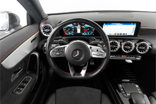 Mercedes-Benz Cla Shooting Brake 200 Business Solution AMG Trekhaak! NL-Auto