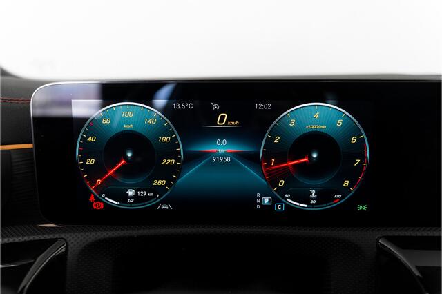 Mercedes-Benz Cla Shooting Brake 200 Business Solution AMG Trekhaak! NL-Auto