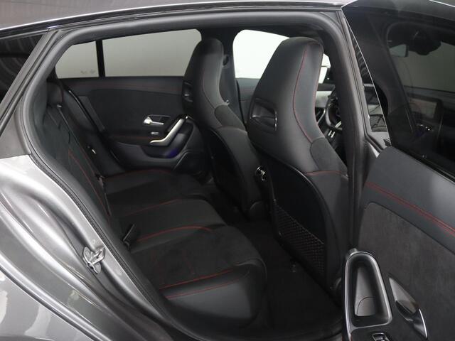 Mercedes-Benz Cla Shooting Brake 180 Business Solution AMG | Panorama-schuifdak | Trekhaak | Dode hoek | 360°-camera| Stoelverwarming