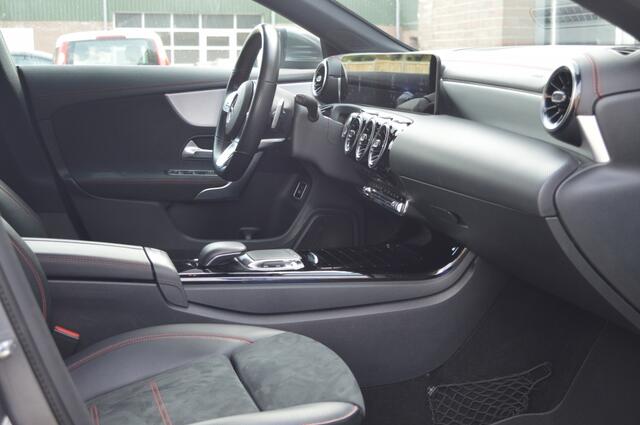 Mercedes-Benz Cla Shooting Brake 200 AMG | AUT - CAMERA - CARPLAY