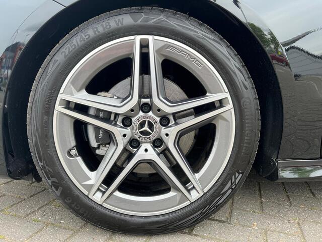 Mercedes-Benz Cla Shooting Brake 180 AMG Line | Achteruitrijcamera | Stoelverwarming | Sfeerverlichting
