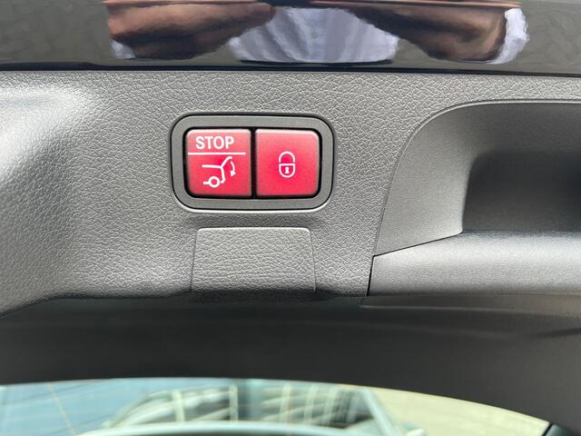 Mercedes-Benz Cla Shooting Brake 180 AMG Line | Achteruitrijcamera | Stoelverwarming | Sfeerverlichting