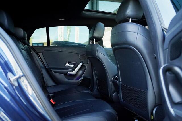 Mercedes-Benz Cla Shooting Brake 180 d / Aut / Pano / Sfeerverlichting / Leder