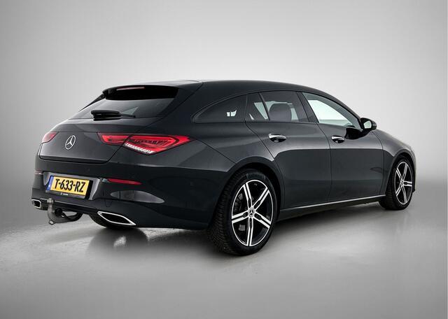 Mercedes-Benz Cla Shooting Brake 180 Luxury Line Trekhaak | Ledkoplampen | Parkeerpakket met achteruitrijcamera | Stoelverwarming. Inclusief 24 maanden Mercedes-Benz Certified garantie voor Europa.