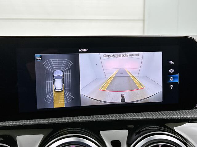 Mercedes-Benz Cla Shooting Brake 180 Luxury Line Trekhaak | Ledkoplampen | Parkeerpakket met achteruitrijcamera | Stoelverwarming. Inclusief 24 maanden Mercedes-Benz Certified garantie voor Europa.