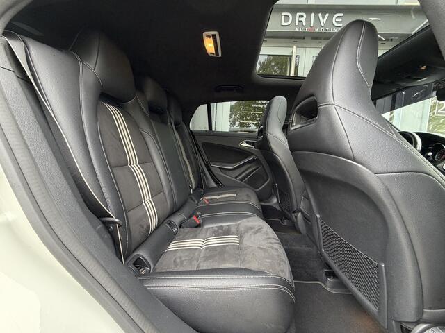 Mercedes-Benz Cla Shooting Brake 200 AMG Edition |Pano|Carplay|Cam|Sfeer|20"