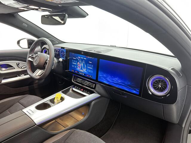 Mercedes-Benz Cla Shooting Brake 250+ Business Solution AMG 85 kWh | Premium pakket | Winterpakket | Nightpakket | Sportstoelen | Massagefunctie | MBUX Virtuele Assistant | URBAN GUARD | Vast panoramadak |