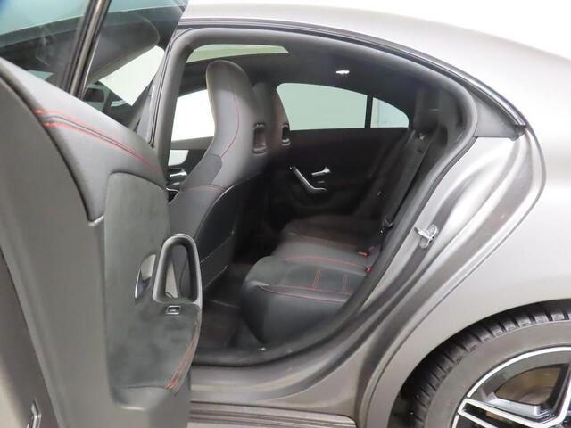 Mercedes-Benz Cla Shooting Brake 200 AMG LINE I SCHUIF/KANTELDAK I P-CAMERA I DEALER ONDERHOUDEN