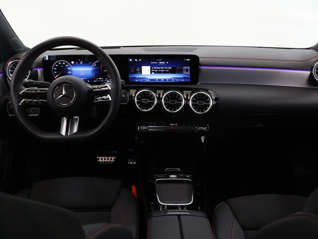 Mercedes-Benz Cla Shooting Brake 250e Business Solution AMG | Panoramaschuifdak | Night | Head-up display | 360° camera | Dodehoekassistent |