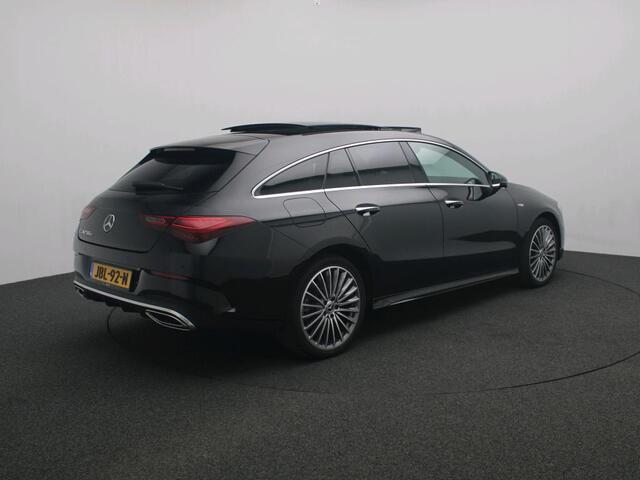 Mercedes-Benz Cla Shooting Brake 250 e Star Edition AMG Plug-In Hybride AMG Line | Night Pakket | Panorama Schuif-Kanteldak | Parkeerpakket met 360°-camera | Memory Voorstoelen. Inclusief 24 maanden Mercedes-Benz Certified garantie voor Europa.