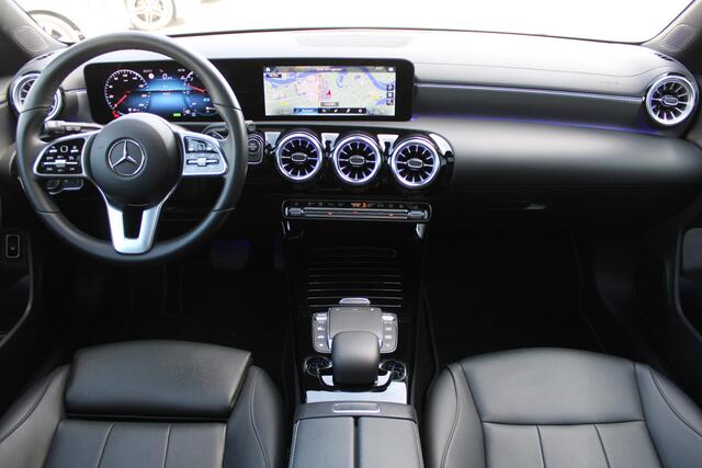 Mercedes-Benz Cla Shooting Brake 250e AUT8 Luxury Line PANORAMADAK SFEER LEDER MULTIBEAM KEY-LESS GO