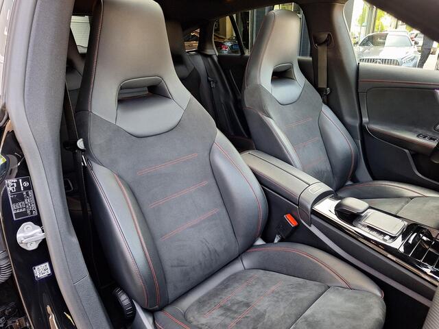 Mercedes-Benz Cla Shooting Brake 200 Business Solution AMG | Panoramadak | Night Pakket | Achteruitrijcamera | Sfeerverlichting | Stoelverwarming | Widescreen | Advanced Sound System | Keyless-GO | Elektrische achterklep