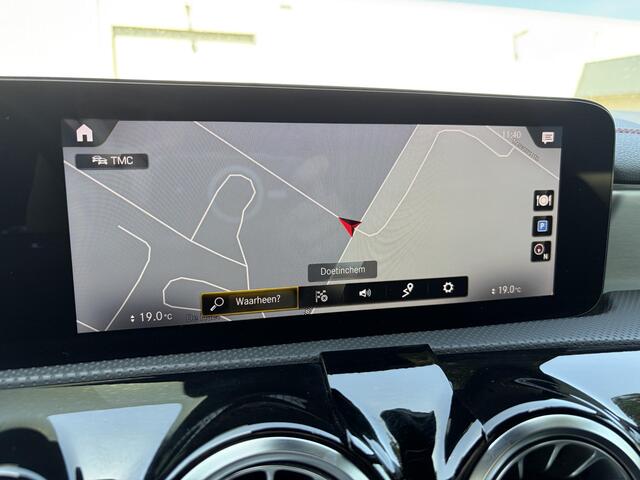 Mercedes-Benz Cla Shooting Brake 200 Business Solution AMG / Schuif Kantel Dak / Android Auto / Apple Carplay / Elektrische Stoelen / Stoelverwarming / Elektrische Achterklep /