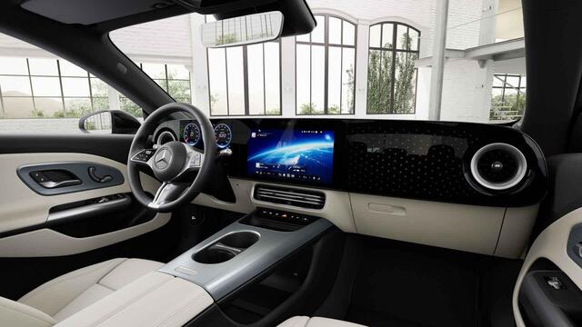 Mercedes-Benz Cla Shooting Brake 250+ Business Solution Luxury 85 kWh | Panormadak | Winterpakket | Memory Pakket | Extra getint glas | Achteruitrijcamera |