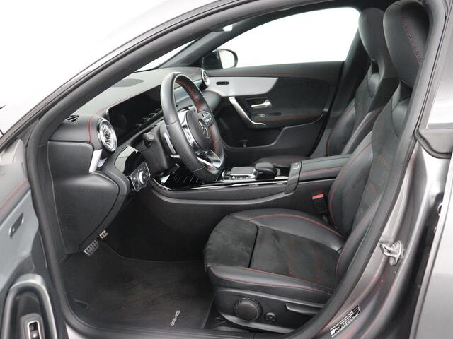 Mercedes-Benz Cla Shooting Brake 250e Business Solution AMG Limited | SOH 94,2% | Panoramadak | Stoelverwarming | Matrix LED | Sfeerverlichting | Keyless | Memory | Widescreen | Navigatie | Camera | Park Assist | PHEV | Plug In